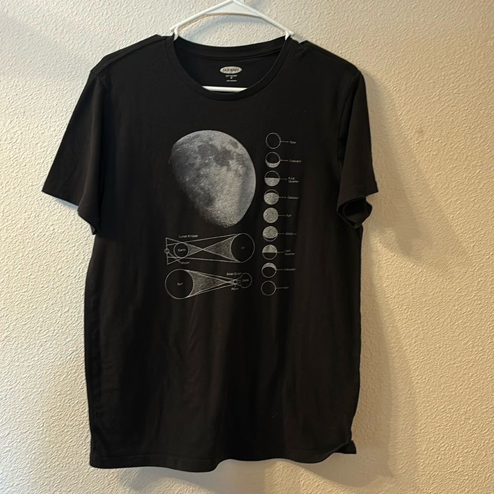 Old Navy moon phases graphic tee size medium